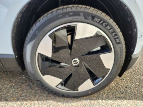 New 2026 Volvo EX30 Ultra w/ Protection Package Premier AWD/4WD image 18