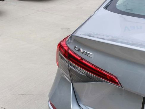 Used 2023 Honda Civic EX image 8