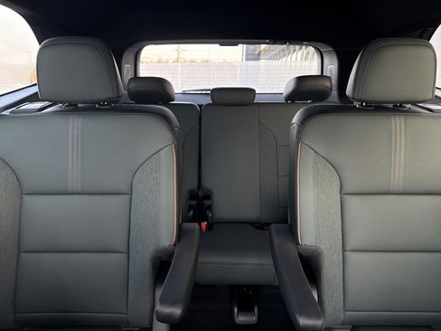 New 2026 GMC Acadia AT4 w/ Luxury Package image 19