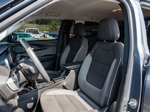 Used 2021 Chevrolet TrailBlazer LT FWD image 19