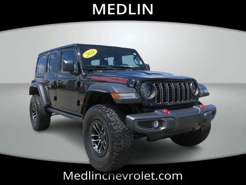 Used 2024 Jeep Wrangler Unlimited Rubicon w/ XTREMEE 35" Tire Package AWD/4WD image 2