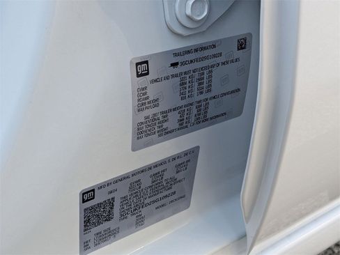 Used 2025 Chevrolet Silverado 1500 LT Trail Boss w/ Convenience Package II image 32