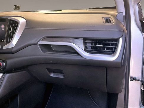 Used 2022 GMC Terrain SLE w/ Driver Convenience Package FWD image 15