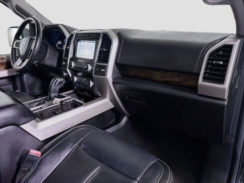 Used 2019 Ford F150 Lariat w/ Equipment Group 502A Luxury AWD/4WD image 30