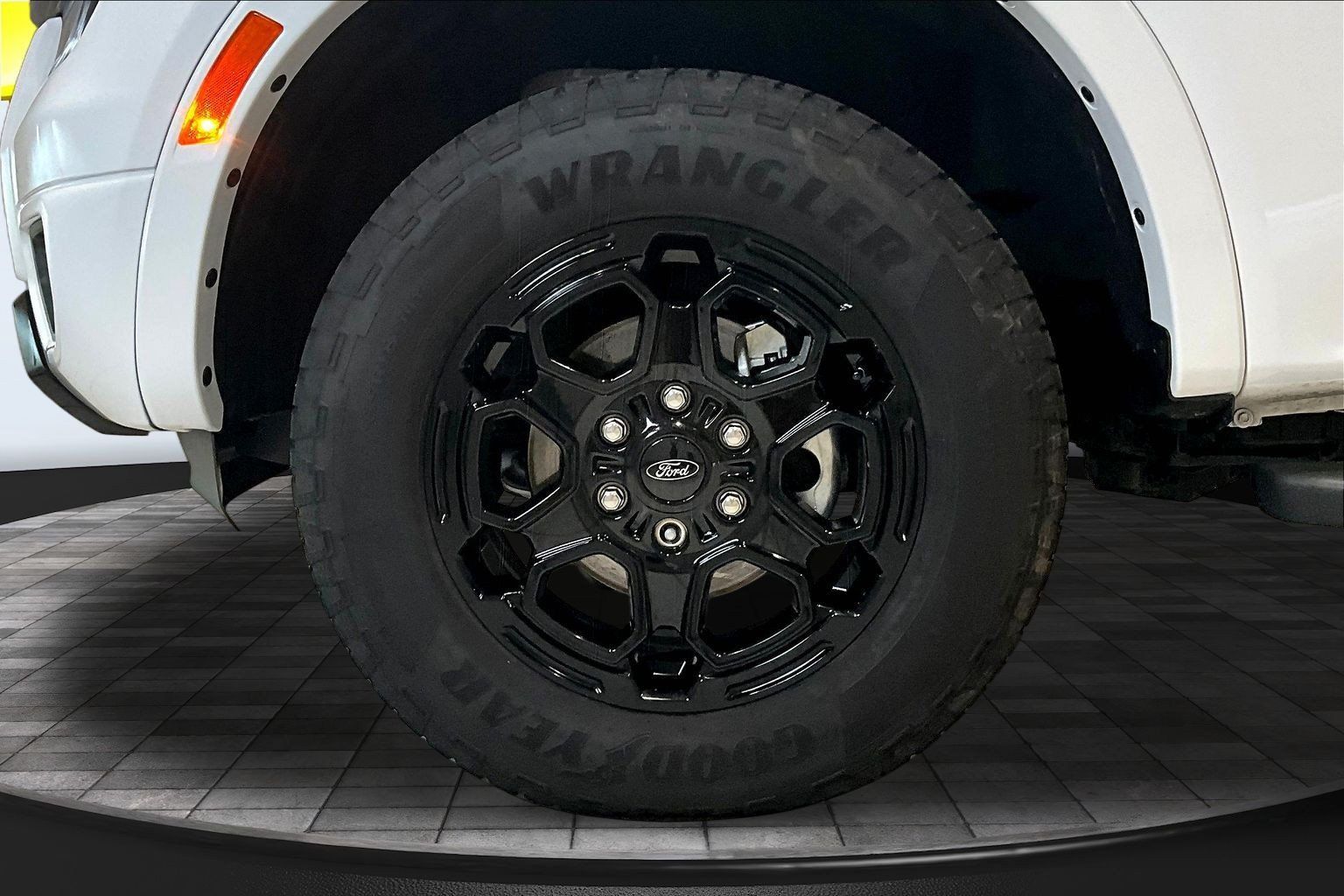 Used 2025 Ford Ranger XLT w/ Black Appearance Package AWD/4WD image 34