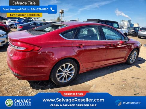 Used 2017 Ford Fusion SE w/ Fusion SE Technology Package FWD image 4