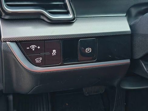 Used 2025 Kia Sportage SX image 9