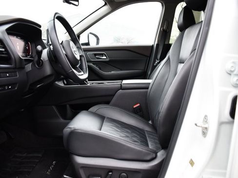 Used 2023 Nissan Rogue Platinum image 12