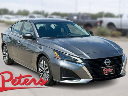 Used 2025 Nissan Altima 2.5 SV