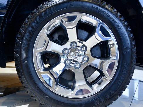Used 2019 RAM 1500 Big Horn AWD/4WD image 12