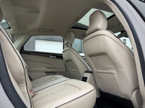 Used 2017 Ford Fusion Platinum image 19