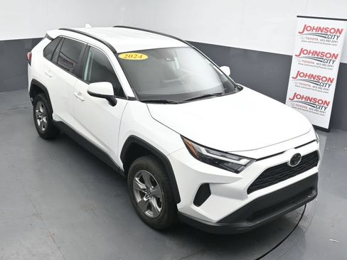 Used 2024 Toyota RAV4 XLE FWD image 24