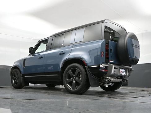 Used 2025 Land Rover Defender 110 X-Dynamic SE AWD/4WD image 47