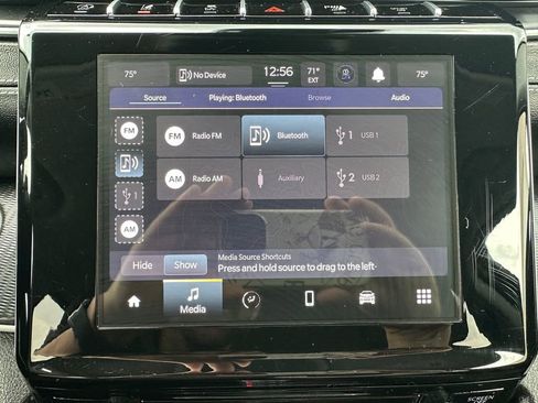 Used 2024 Jeep Grand Cherokee Laredo X image 5