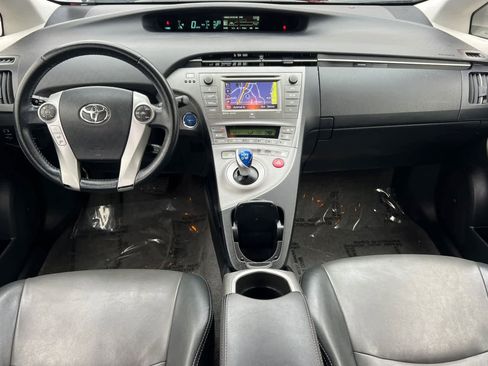 Used 2013 Toyota Prius Four image 3