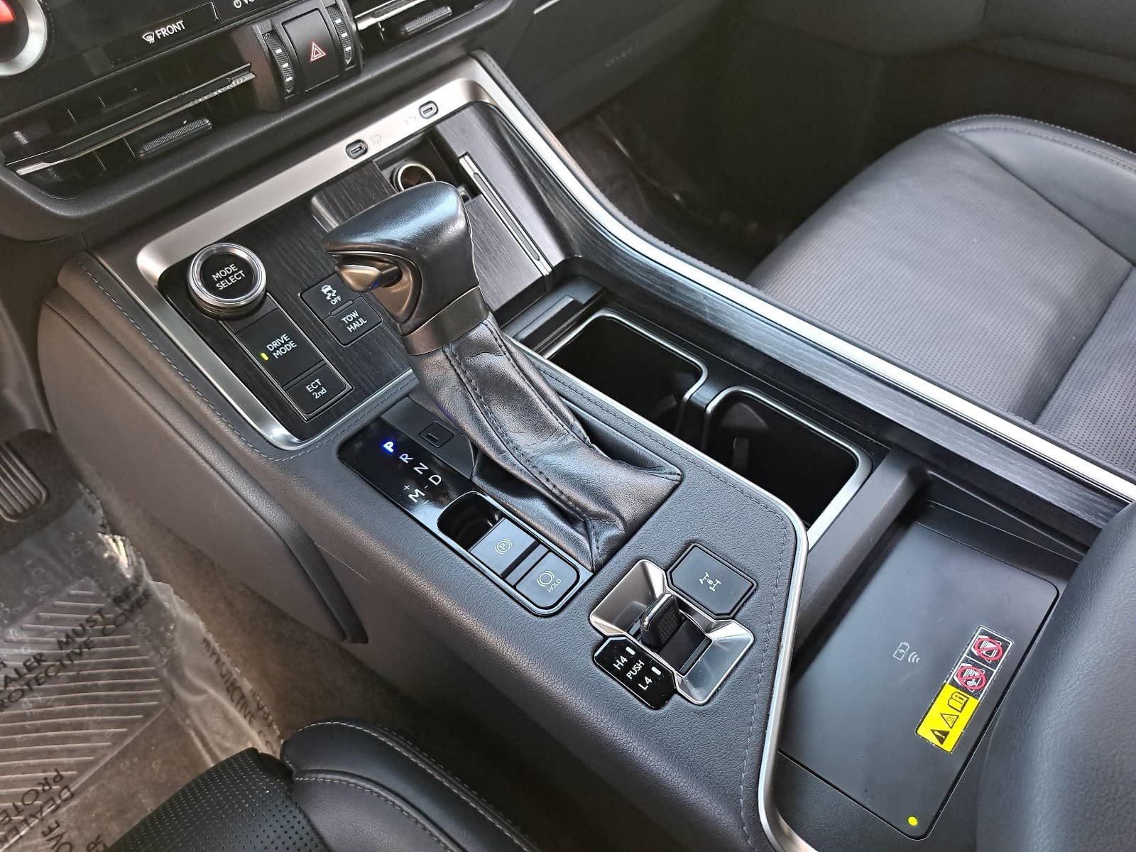 Used 2024 Lexus GX 550 w/ Accessory Package (31) AWD/4WD image 28