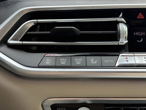 Used 2021 BMW X5 xDrive40i w/ Executive Package image 27