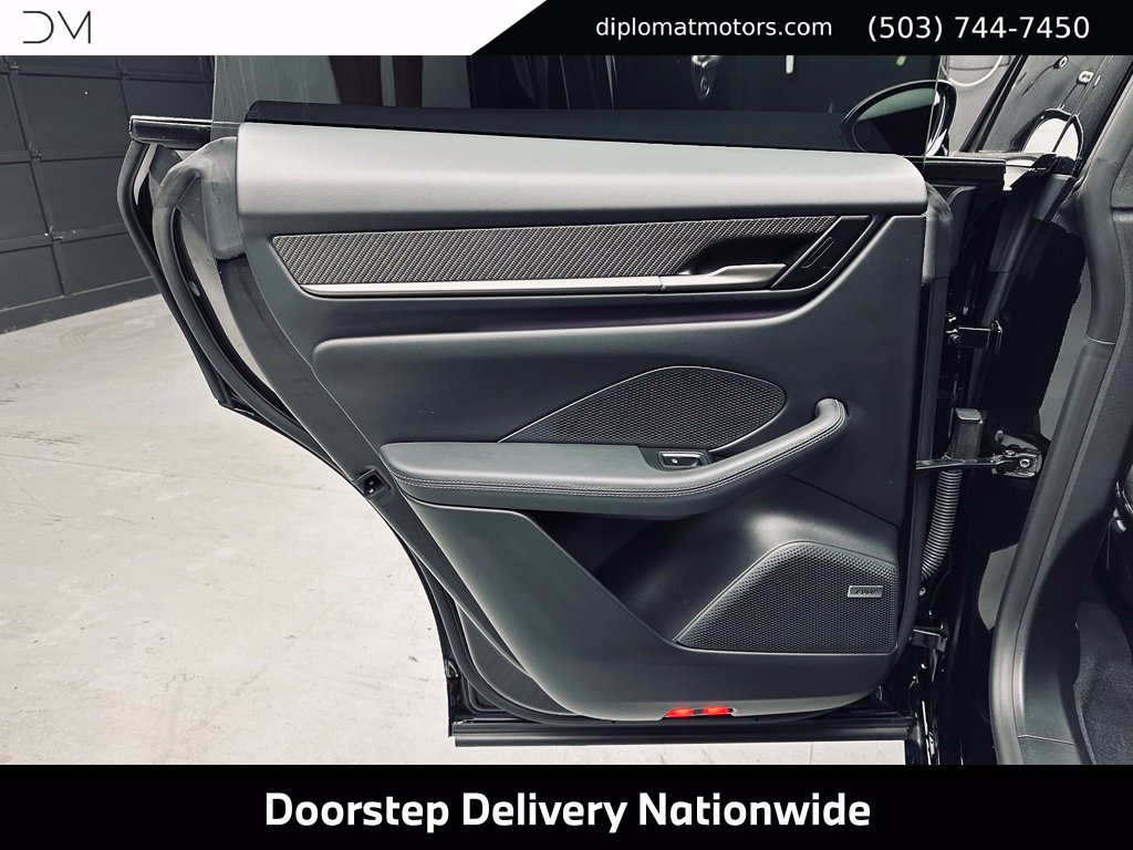 Used 2024 Porsche Macan Turbo Electric AWD/4WD image 28