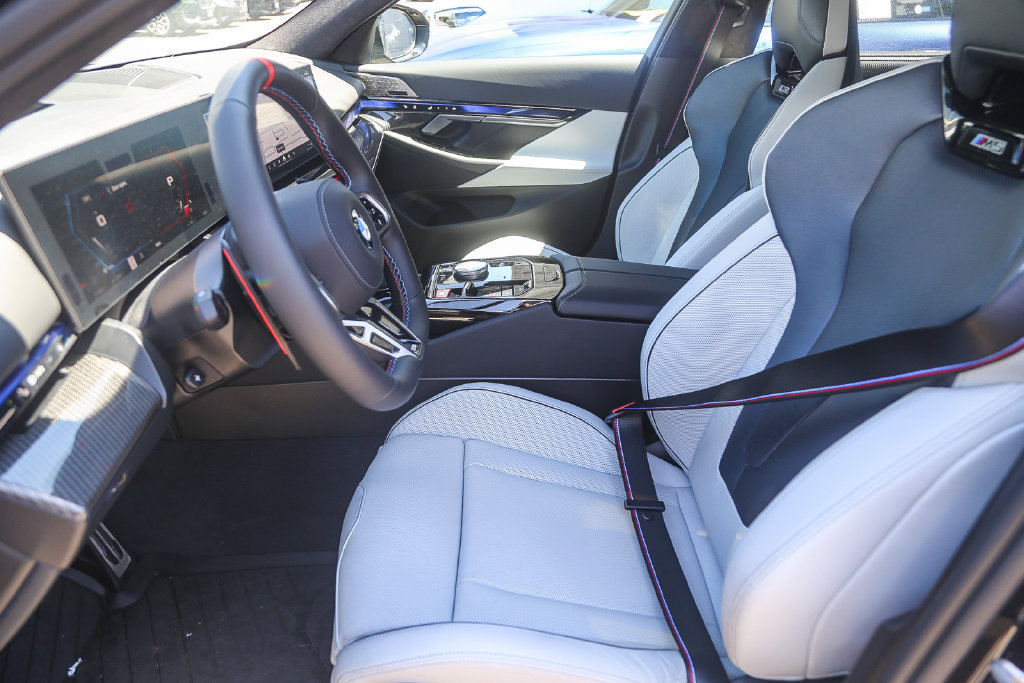Used 2026 BMW M5 AWD/4WD image 14