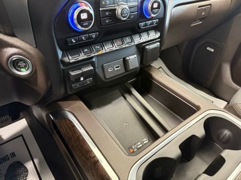 Used 2022 GMC Sierra 1500 Denali w/ Denali Reserve Package image 28
