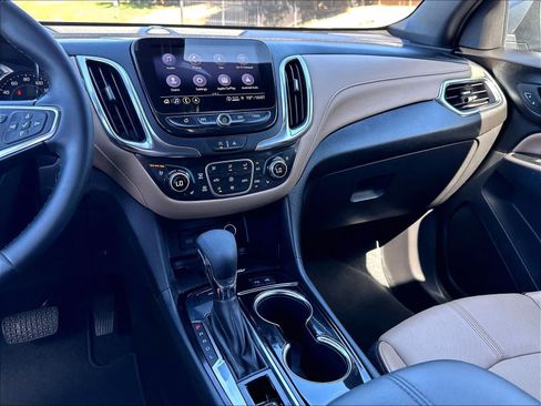 Used 2024 Chevrolet Equinox Premier AWD/4WD image 9