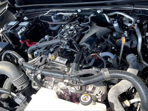 Used 2025 Toyota Tacoma SR5 AWD/4WD image 44