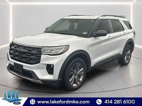 Certified 2025 Ford Explorer Active w/ Active Comfort Package AWD/4WD image 3