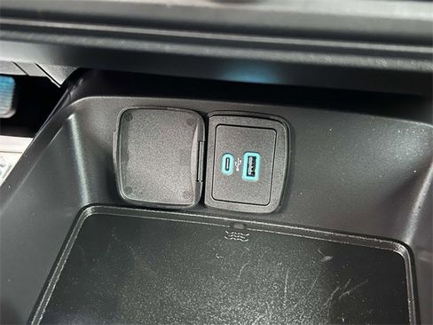 Used 2024 Ford Bronco Badlands image 24