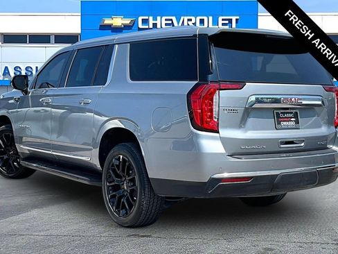 Used 2023 GMC Yukon XL SLT AWD/4WD image 3