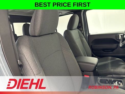 New 2026 Jeep Gladiator Sport AWD/4WD image 12