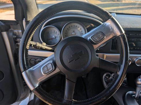 Used 2004 Chevrolet SSR w/ Preferred Equipment Group image 16