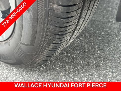 Used 2025 Hyundai Tucson SE FWD image 11
