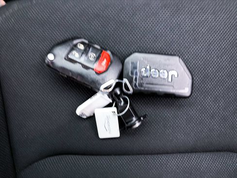 Used 2021 Jeep Wrangler Sport AWD/4WD image 29
