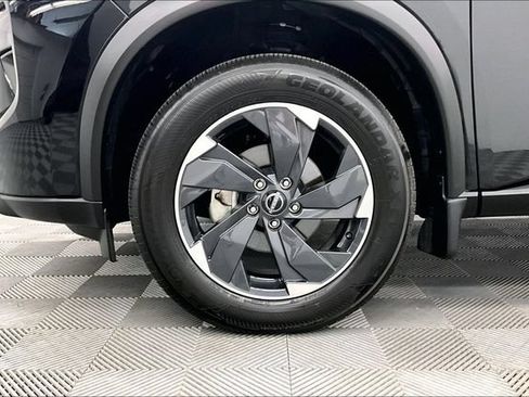 Used 2026 Nissan Rogue SV AWD/4WD image 10