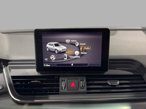 Used 2020 Audi Q5 2.0T Premium w/ Titanium Sport Package image 36