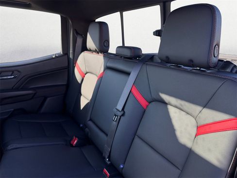 New 2026 Chevrolet Colorado Z71 w/ Technology Package image 13