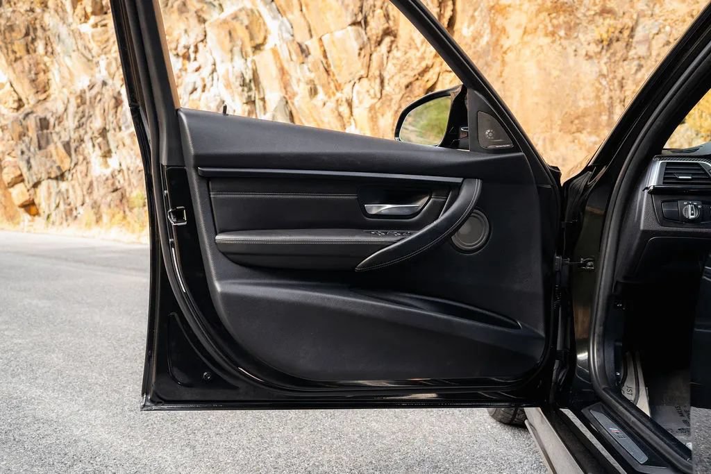Used 2016 BMW M3 RWD image 7