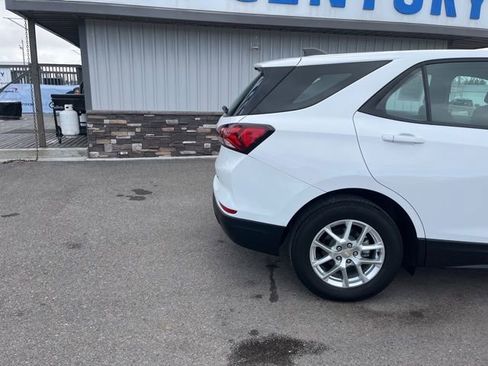Used 2024 Chevrolet Equinox LS AWD/4WD image 14