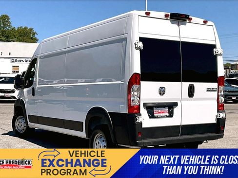 Used 2023 RAM ProMaster 2500 FWD image 9