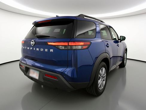 Used 2025 Nissan Pathfinder SV image 9