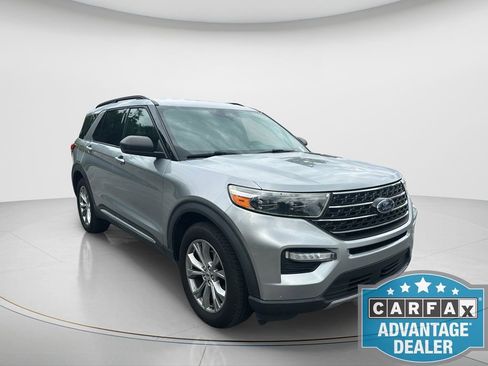 Used 2020 Ford Explorer XLT w/ Equipment Group 202A AWD/4WD image 8