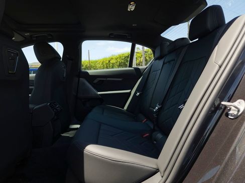 New 2027 BMW 530i RWD image 9
