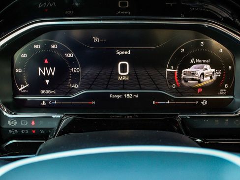 Used 2025 GMC Sierra 1500 Elevation image 16