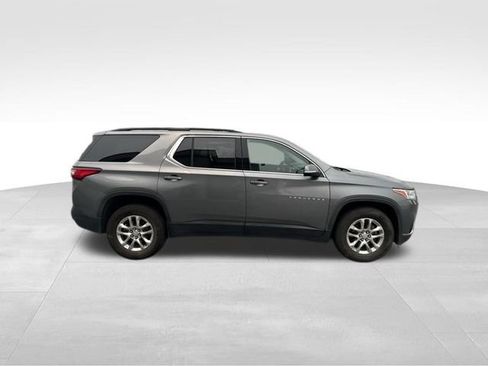 Used 2021 Chevrolet Traverse LT w/ LPO, Cargo Package FWD image 12