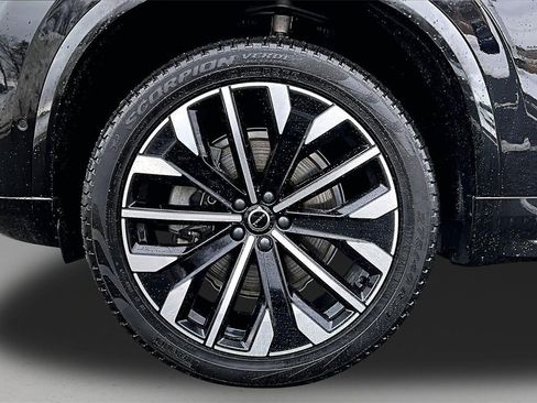 Certified 2026 Volvo XC90 B6 Plus w/ Protection Package Premier image 35