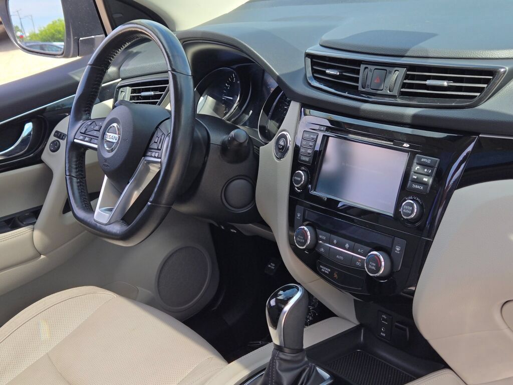 Used 2018 Nissan Rogue Sport SL w/ SL Premium Package AWD/4WD image 5