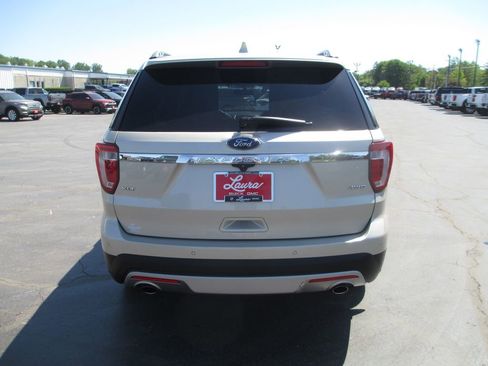 Used 2017 Ford Explorer XLT w/ Equipment Group 202A AWD/4WD image 6