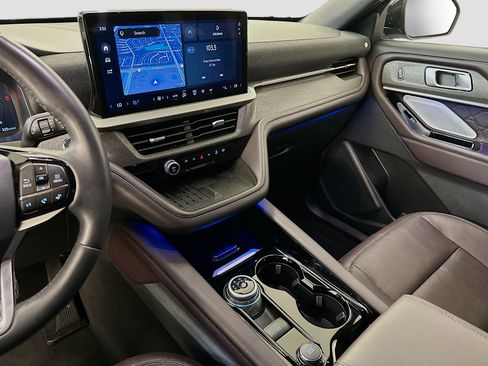 Used 2025 Ford Explorer Platinum w/ LUX Leather Package image 26