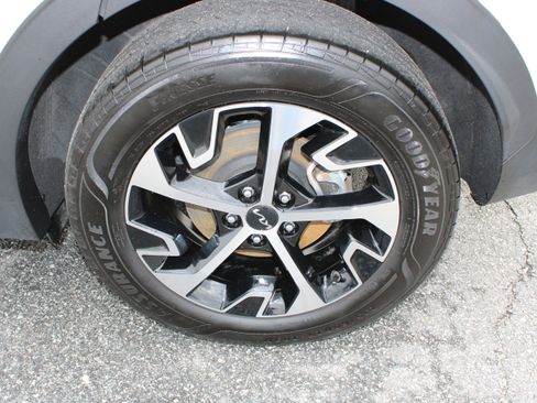 Used 2024 Kia Sportage EX w/ EX Premium Package image 11