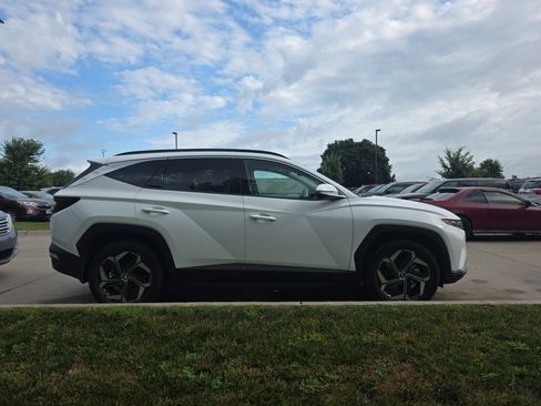 Certified 2022 Hyundai Tucson Limited AWD/4WD image 7